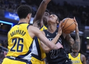 米兰体育官方网站-篮网全队爆发，击败步行者！