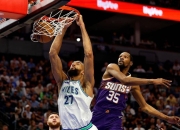 ac米兰-鹈鹕客场负于森林狼，霍勒迪拿下27分