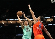 米兰体育app入口-篮网大胜黄蜂，取得赛季连胜