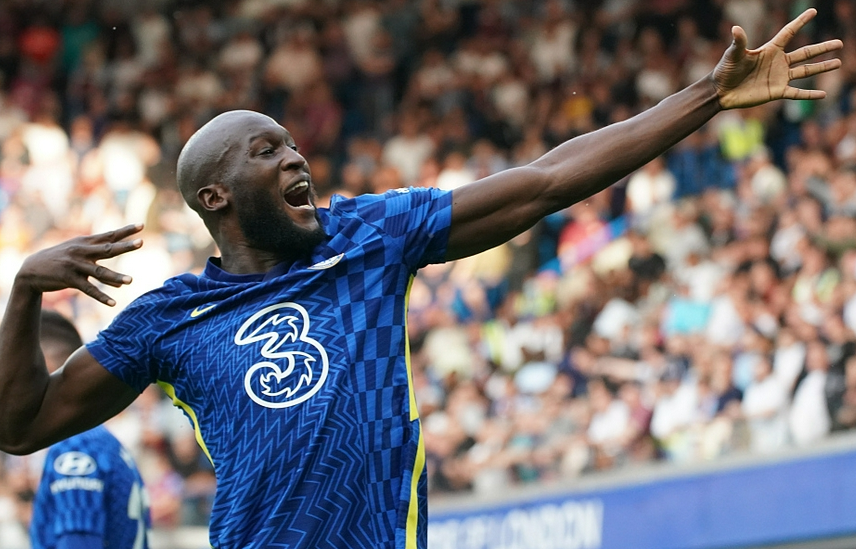 荷兰队抵挡亚美尼亚强阵,力挫对手 荷兰队抵挡亚美尼亚强阵,力挫对手