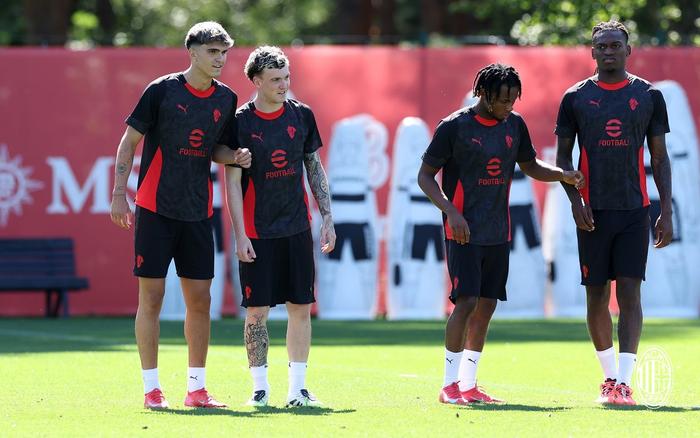 AC米兰积极备战，全队士气高昂迎接新挑战的简单介绍