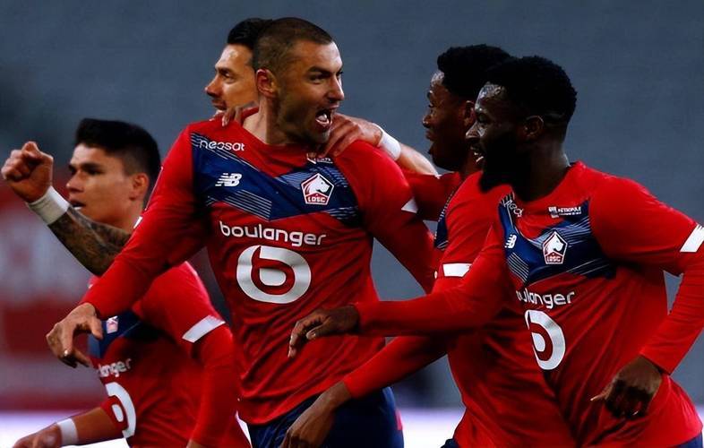 里尔客场逆袭摩纳哥，反超对手登顶榜首的简单介绍