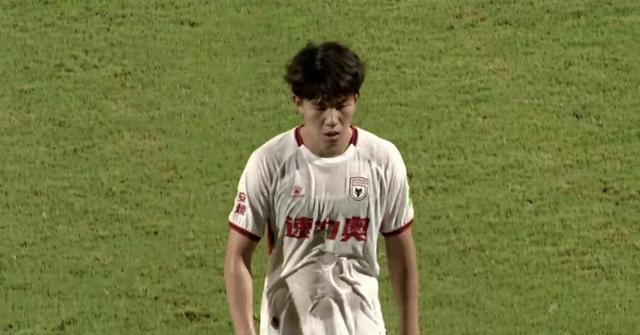 重庆战平深圳，保级形势堪忧