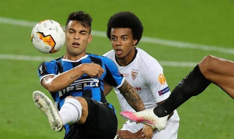 关于焦灼的比赛中，玩家积极进攻争分胜负的信息