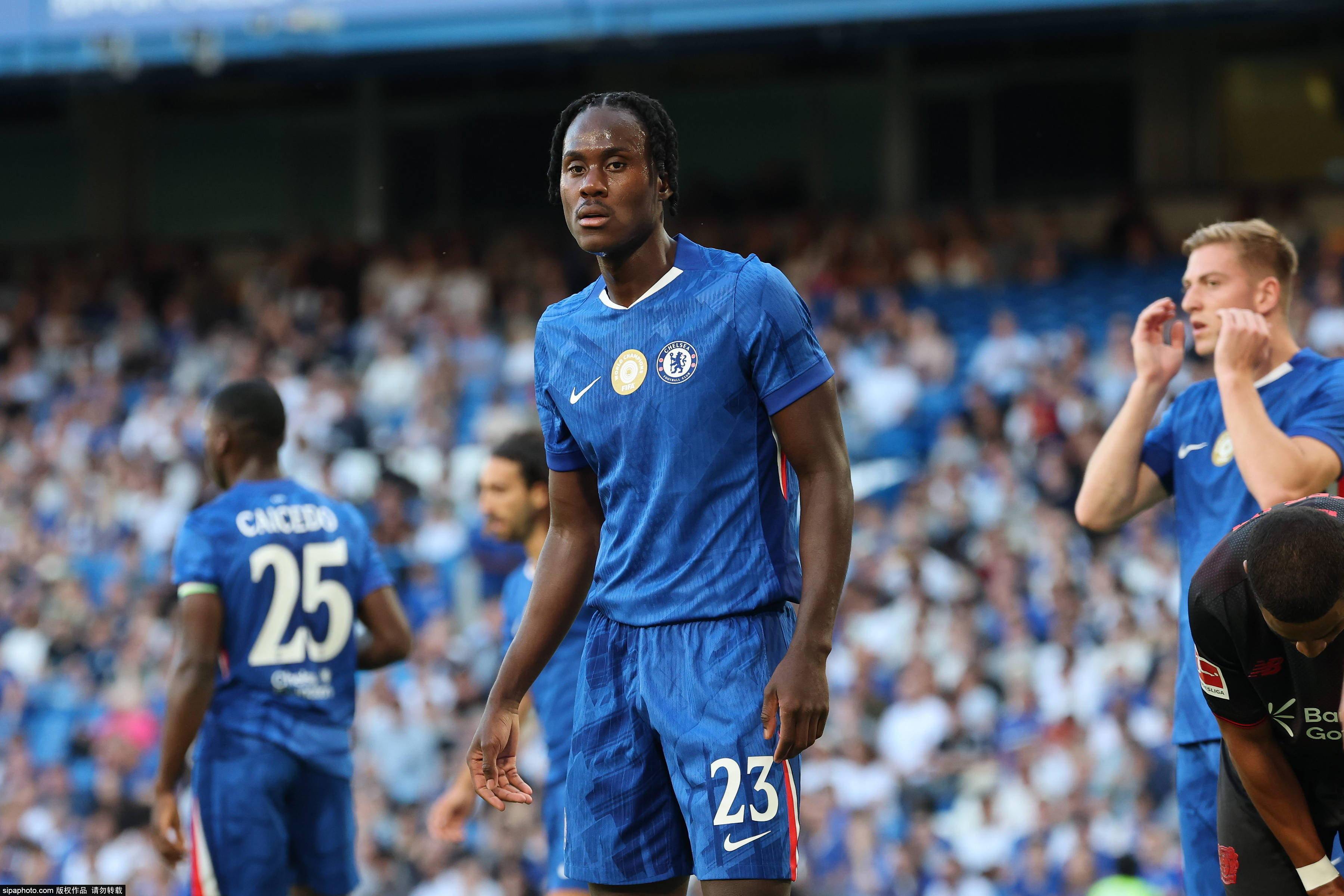 切尔西全队出战，共同努力赢得比赛