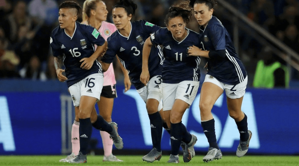 阿根廷女足连续三场胜利，晋级世界杯半决赛