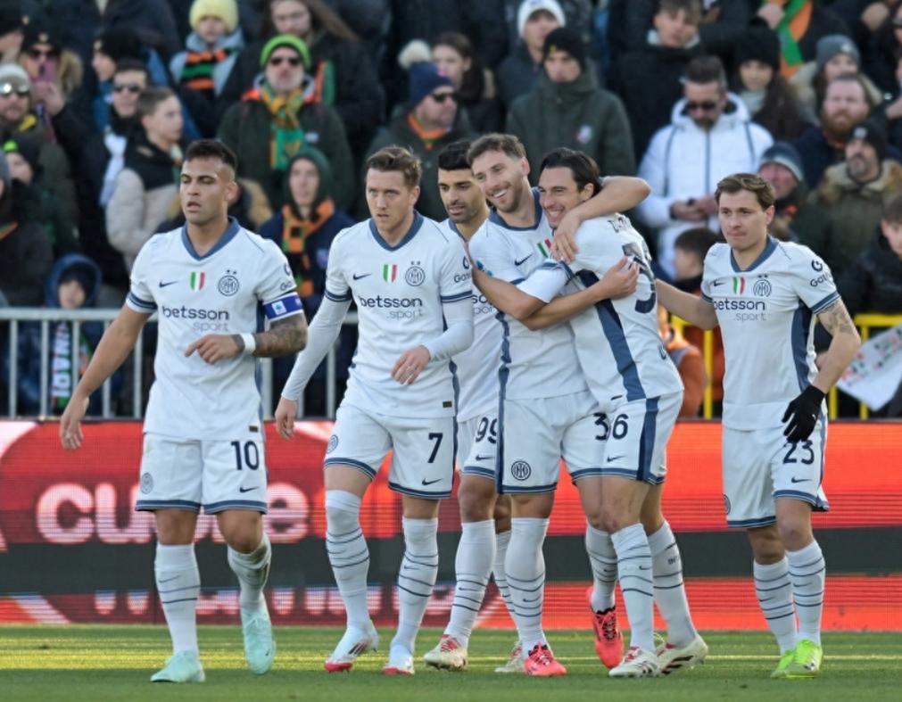 包含意甲冠军争夺战白热化，恢弘壮观的词条