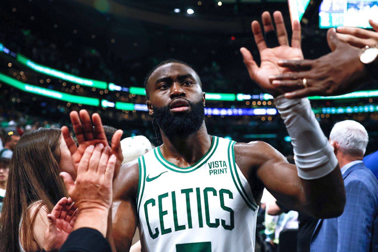 关于凯尔特人逆转猛龙，Tatum全场砍下40分的信息